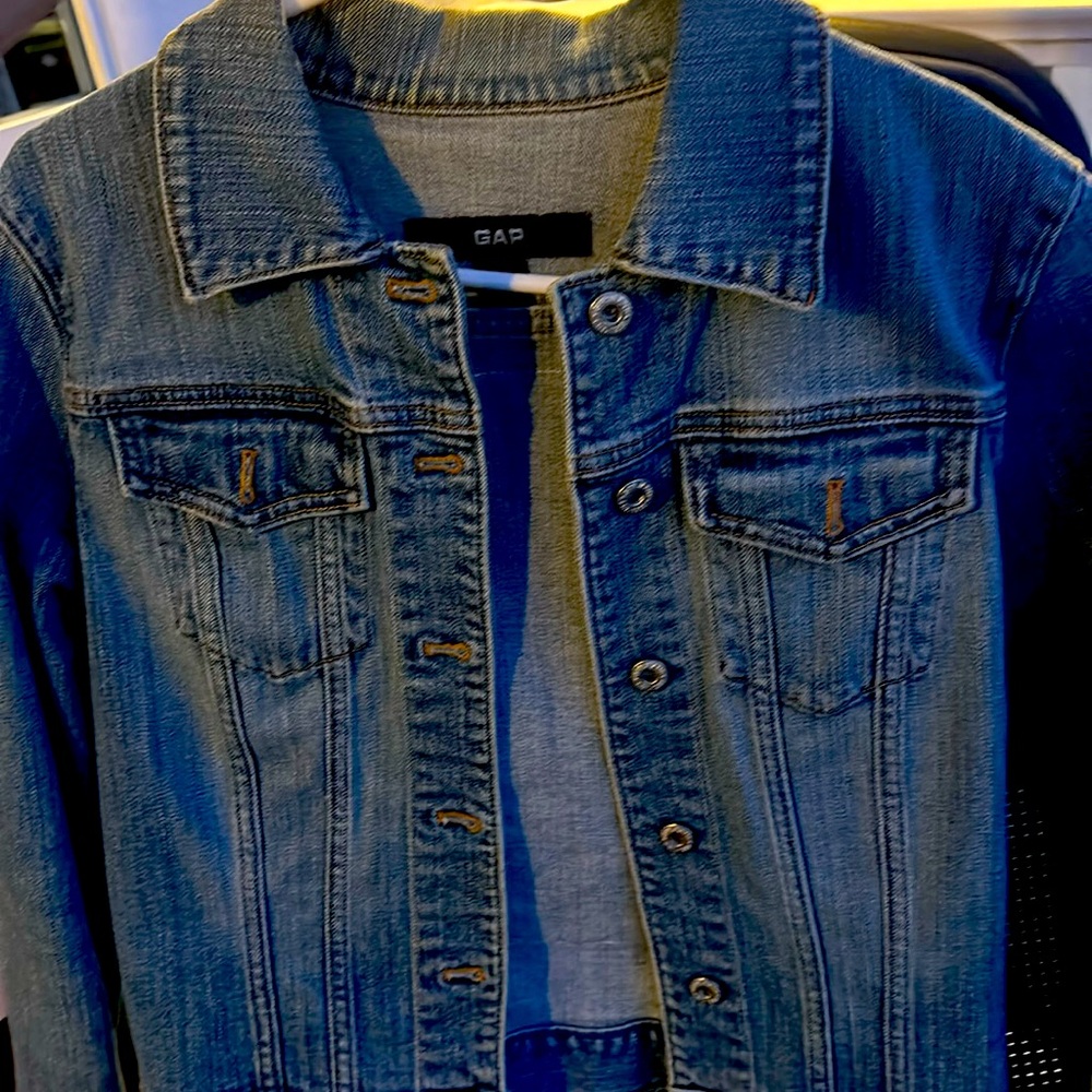 A vintage Size S GAP denim jacket with very detailed  sequin back